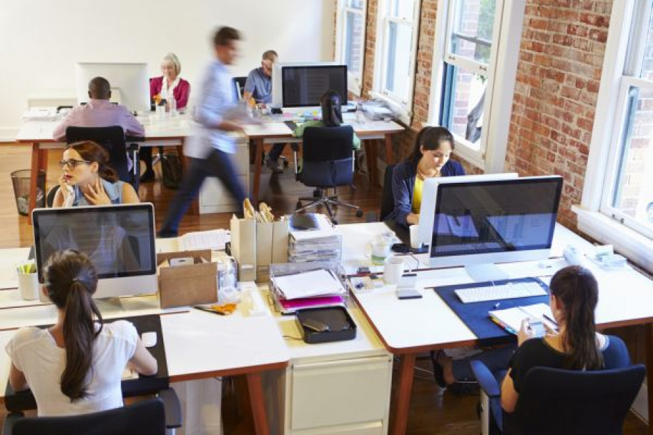fot. shutterstock PSL chce skróconego czasu pracy w Wielki Piątek oraz Wigilię