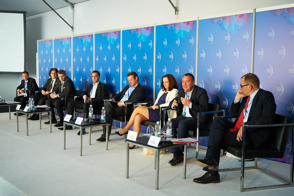 Na zdj. paneliści sesji Konsument XXI wieku, fot. Żelazna Studio EEC 2016: Konsument XXI wieku - Millenialsi napędzają pozytywną zmianę (pełna relacja)