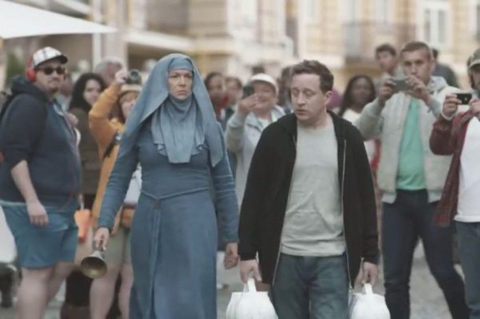 fot. za youtube.com Bohaterowie serialu „Gra o tron” promują picie wody z kranu