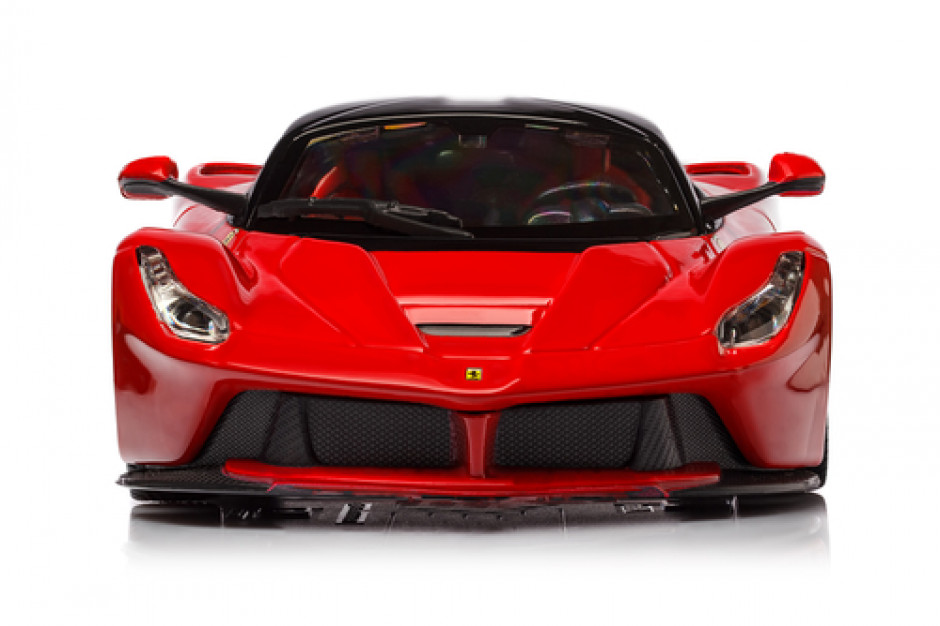 fot. shutterstock Polecisz kogoś do pracy? Dostaniesz dzień wolny, bon na zakupy lub przejażdżkę Ferrari