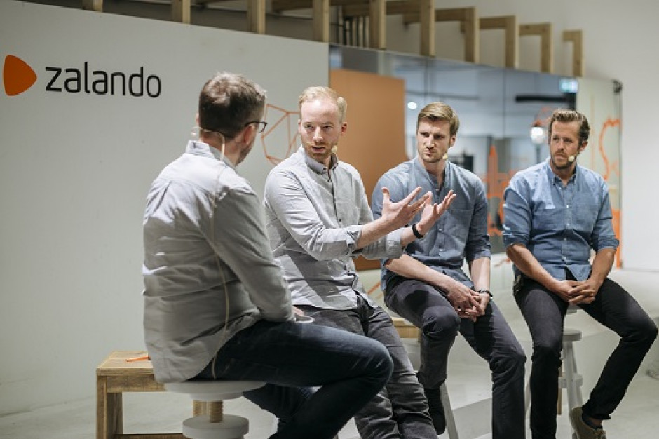 Na zdj. od lewej: Connor Murphy (moderator dyskusji) oraz zarząd Zalando: Rubin Ritter, David Schneider, Robert Gent Zalando udostępnia markom modowym swoje know-how i infrastrukturę logistyczną
