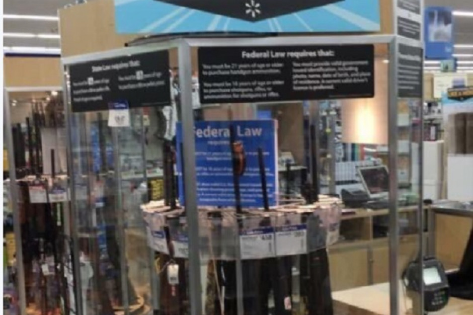 fot. za rp.pl (Twitter.com) Walmart: Promocja broni na rozpoczęcie roku szkolnego