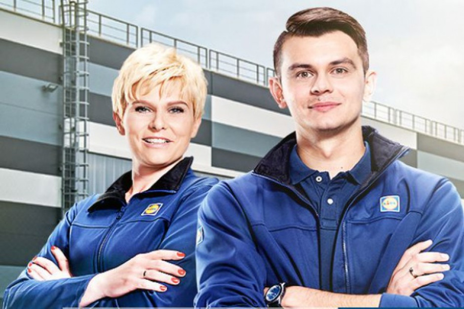 fot. kariera.lidl.pl Lidl wyposaża pracowników w bezprzewodowe słuchawki