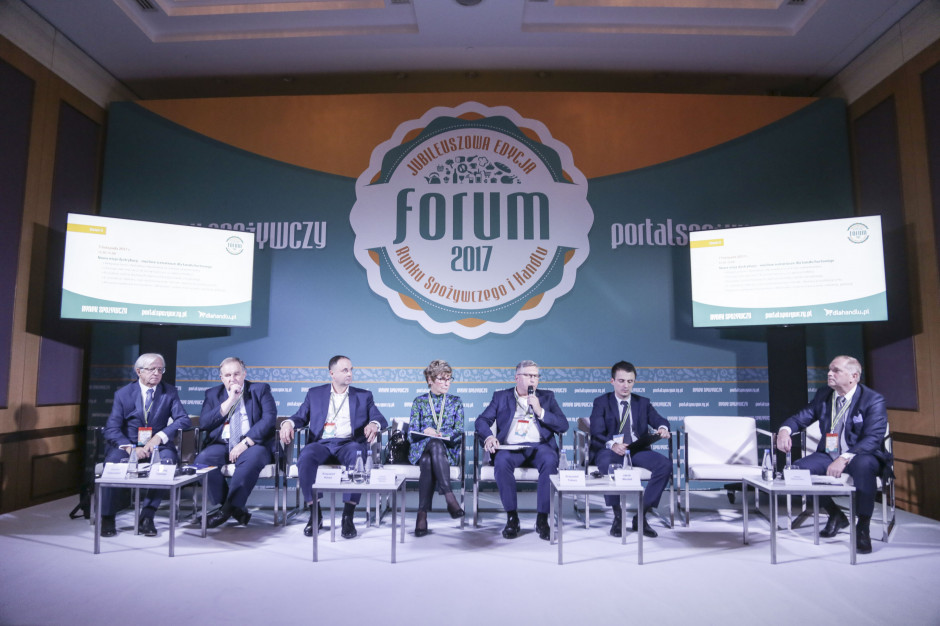 Uczestnicy debaty ,,Nowa wizja dystrybucji - możliwe scenariusze dla kanału hurtowego”, fot. PTWP Nowa wizja dystrybucji - możliwe scenariusze dla kanału hurtowego (pełna relacja)