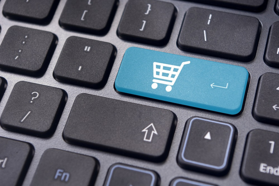 fot. Shutterstock Zakaz handlu w niedzielę szansą dla e-commerce. Zagrożeniem automatyzacja zakupów