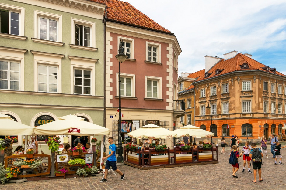 fot. Shutterstock Raport CBRE o stołecznych ulicach handlowych: Nowy Świat najdłuższą restauracją w Europie