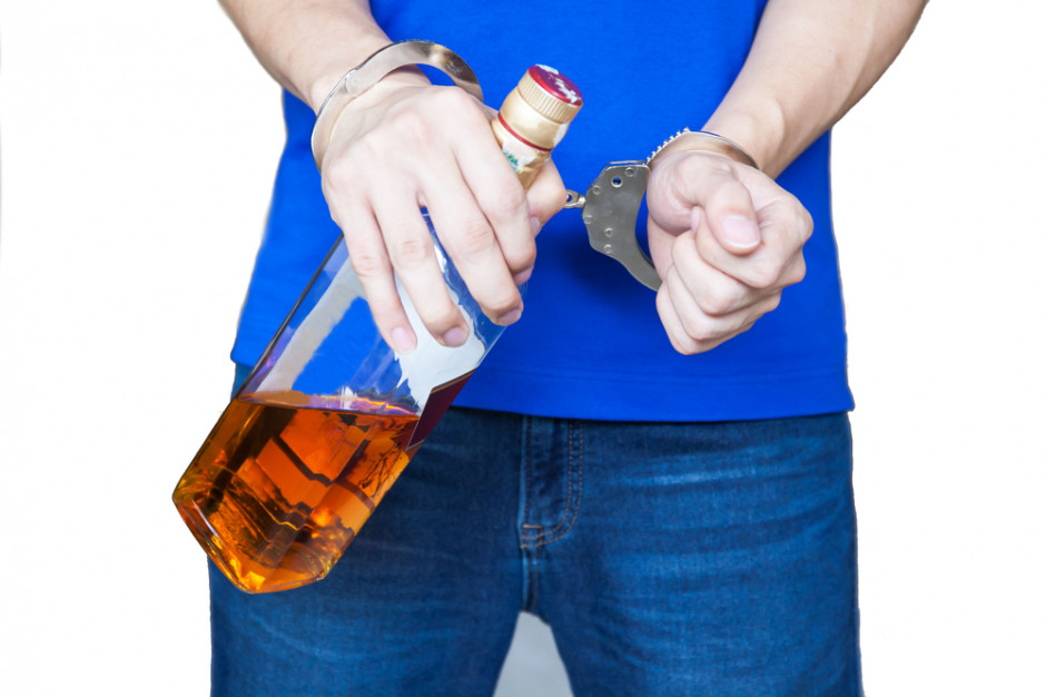 fot. Shutterstock.com Raport FR: Czarny rynek stanowi prawie 20 proc. rynku alkoholi mocnych w Polsce