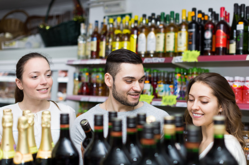 Fot. Shutterstock.com Sejm przyjął nowe przepisy dot. ograniczenia sprzedaży alkoholu