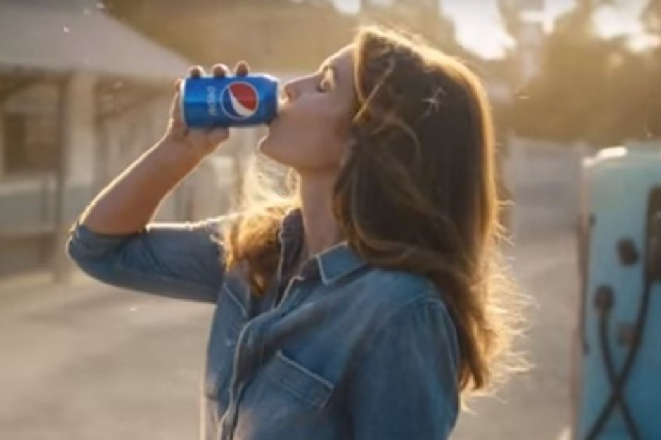 fot. kadr z Pepsi Super Bowl 2018 Ad Teaser; youtube Cindy Crawford ponownie w reklamie Pepsi