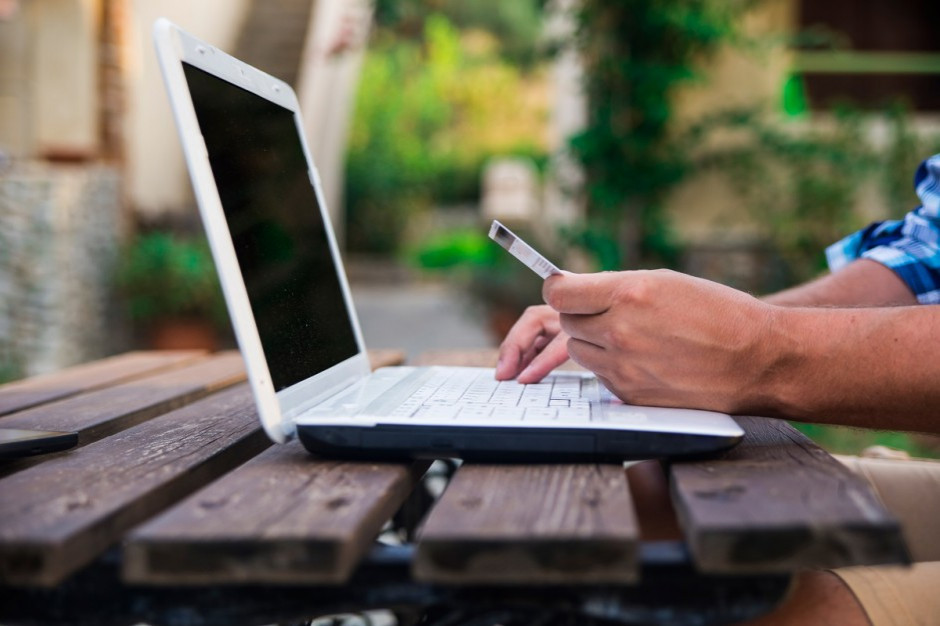 fot. Shutterstock Deloitte o e-sklepach ogłaszających wielkie przeceny. Obniżki to... kilka procent