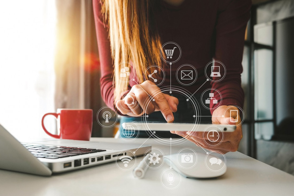 fot. Shutterstock E-sklepy na trzecim miejscu pod względem zadłużenia w branży handlowej