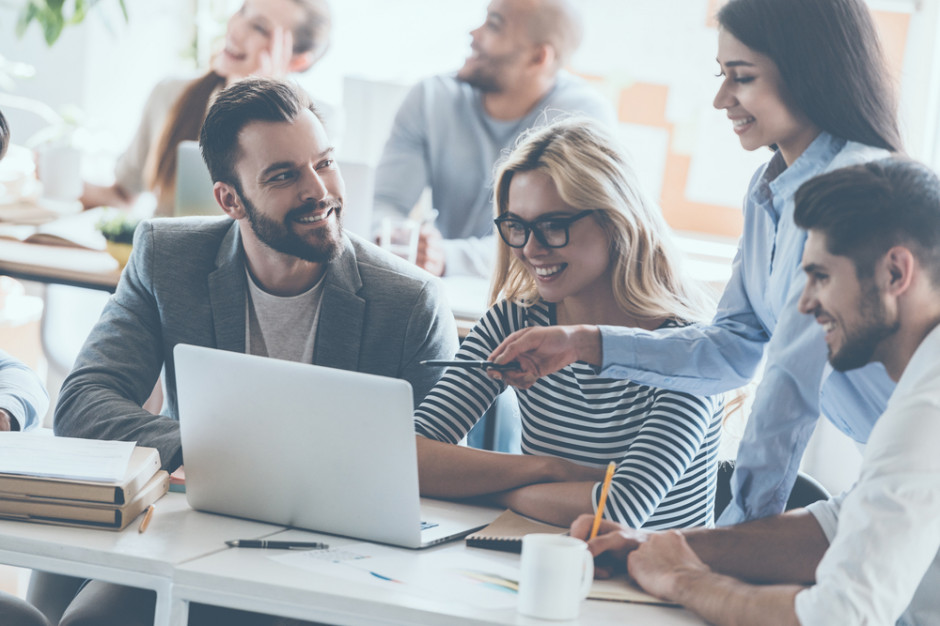 Fot. Shutterstock.com Deloitte: Młodzi Polacy chcą zarabiać około 812 euro na rękę