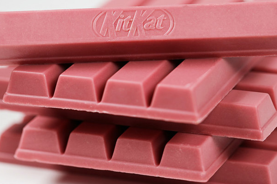 Fot. materiały prasowe KIT KAT Ruby – baton z czekoladą rubinową od Nestlé dostępny w Polsce