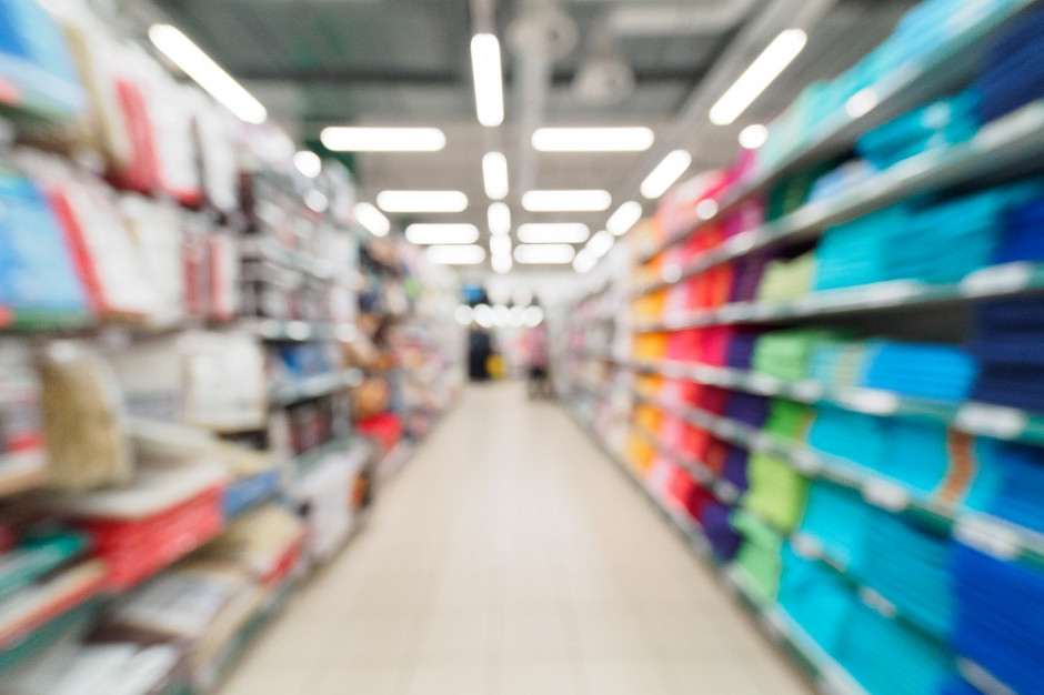 fot. Shutterstock Analityk: Cały rynek FMCG nie ucierpi na zakazie handlu, ale niektóre branże tak