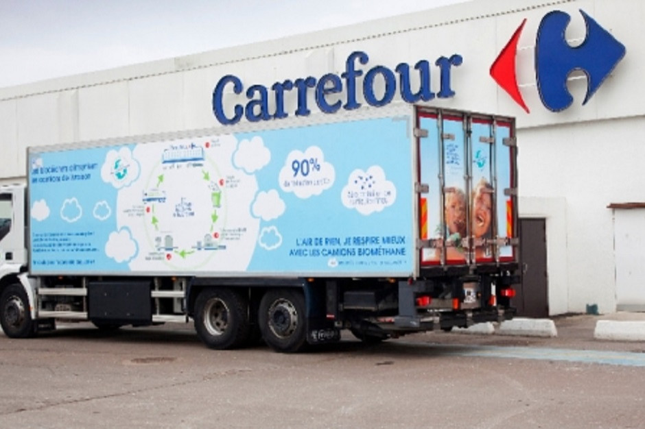 fot. Carrefour.com Ciężarówki dostawcze Carrefoura jeżdżą na biometan wyprodukowany z odpadków