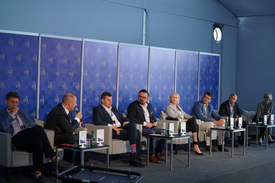 Uczestnicy debaty ,,Rewolucja w handlu". Fot. PTWP EEC 2018: Zakupy z niehandlowych niedziel przesunęły się na inne dni