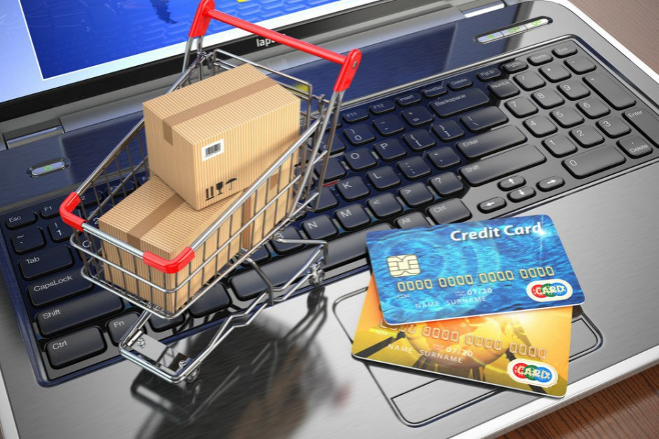 Fot. Shutterstock.com Solidarność postuluje zmiany w zakazie handlu. Mają objąć m.in. e-commerce