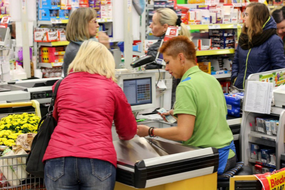 Fot. Shutterstock.com W Biedronce będzie można pracować tylko przy kasie