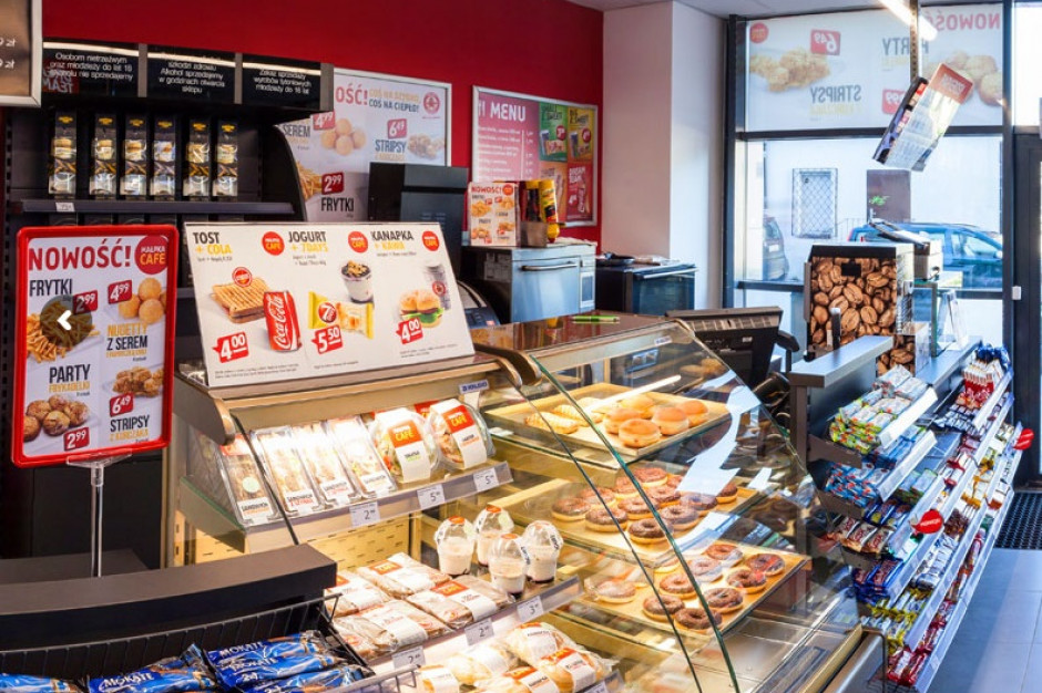 Fot. za malpkaexpress.pl Carrefour negocjuje przejęcie lokali po sklepach Małpka Express
