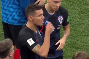 Chorwacki piłkarz wypił Red Bulla na Mundialu. Zapłaci 70 tys. CHF grzywny