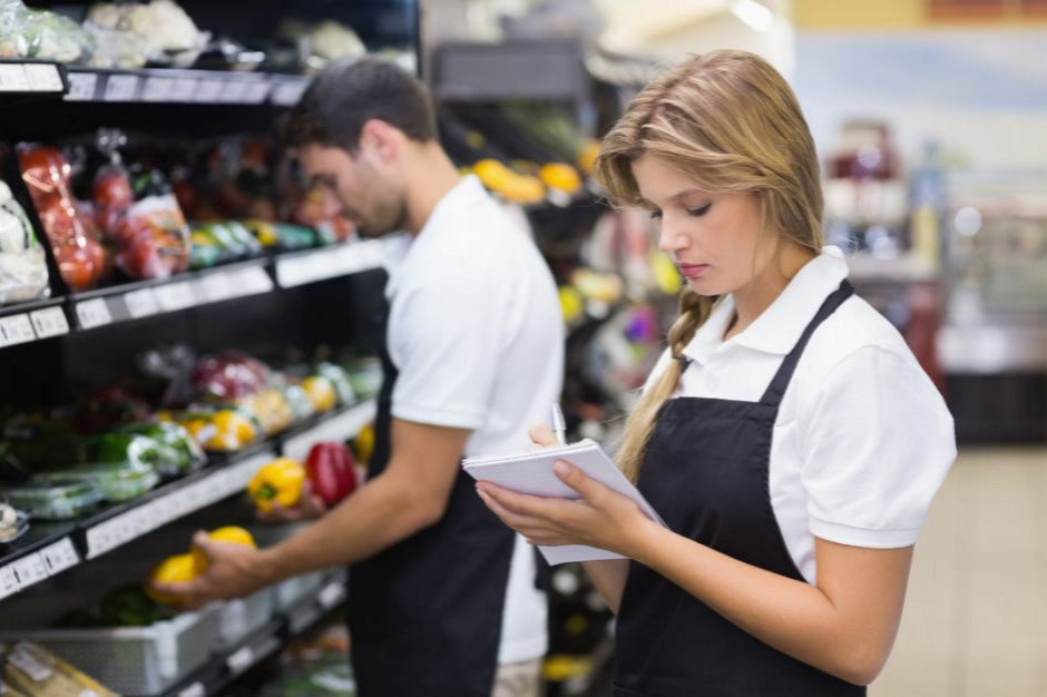 fot. Shutterstock Rosną wynagrodzenia za pracę tymczasową. W handlu można uzyskać 17 zł za godzinę
