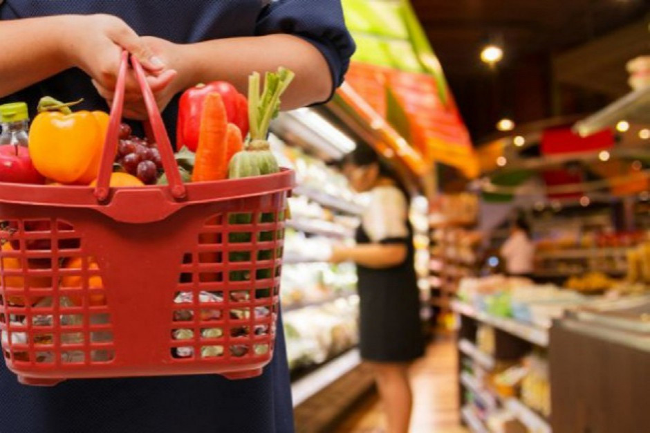 Fot. Shutterstock Małe sklepy wciąż w odwrocie. Tracą przez zakaz handlu w niedziele?