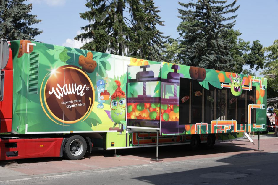 Fot. Wawel Wawel Truck z interaktywnymi grami i słodyczami wyruszył w trasę po Polsce