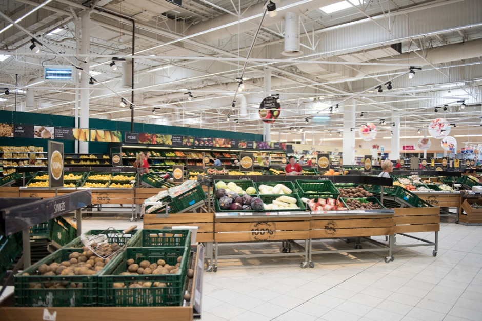 fot. Tesco Tesco zwalnianym pracownikom oferuje dodatkowe 2500 zł brutto