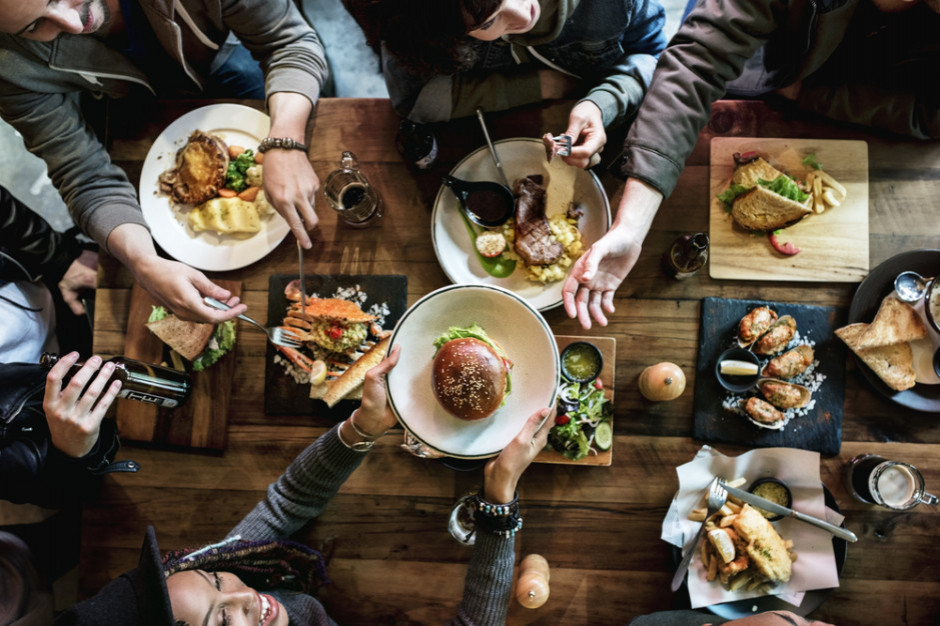 fot. Shutterstock JLL: Gastronomia ma coraz większe znaczenie w ofercie centrów handlowych
