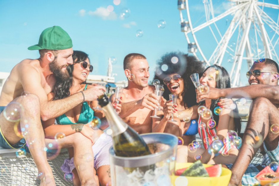 Fot. Shutterstock.com Millenialsi wydają bardzo dużo na towary luksusowe
