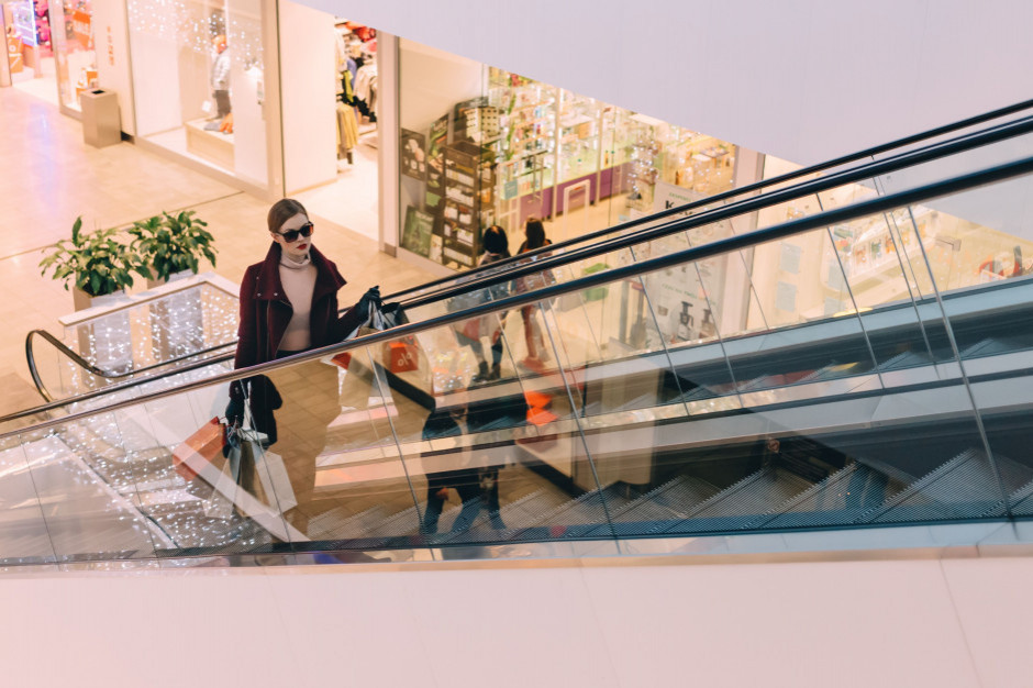 fot. unsplash.com Mniej klientów w centrach handlowych w październiku