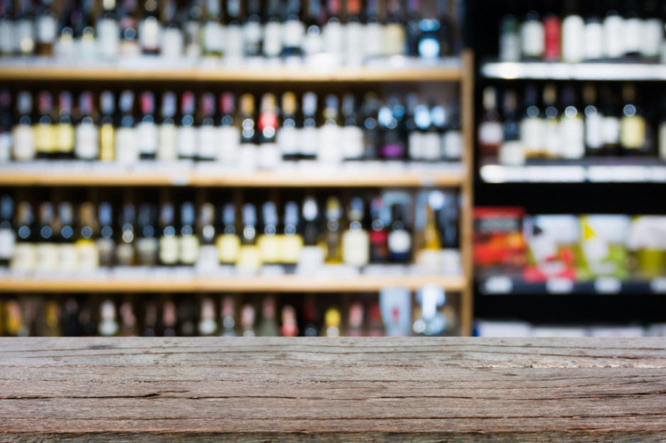 Fot. Shutterstock.com Coraz mniej sklepów sprzedaje alkohol