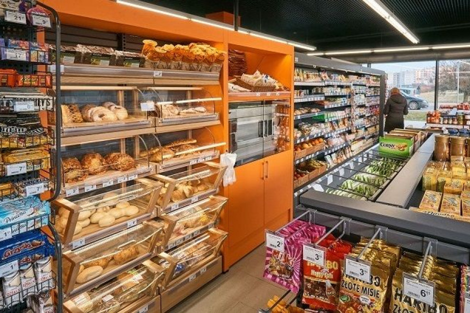Fot. materiały prasowe Kolejnych 13 przystacyjnych sklepów z logo Carrefoura