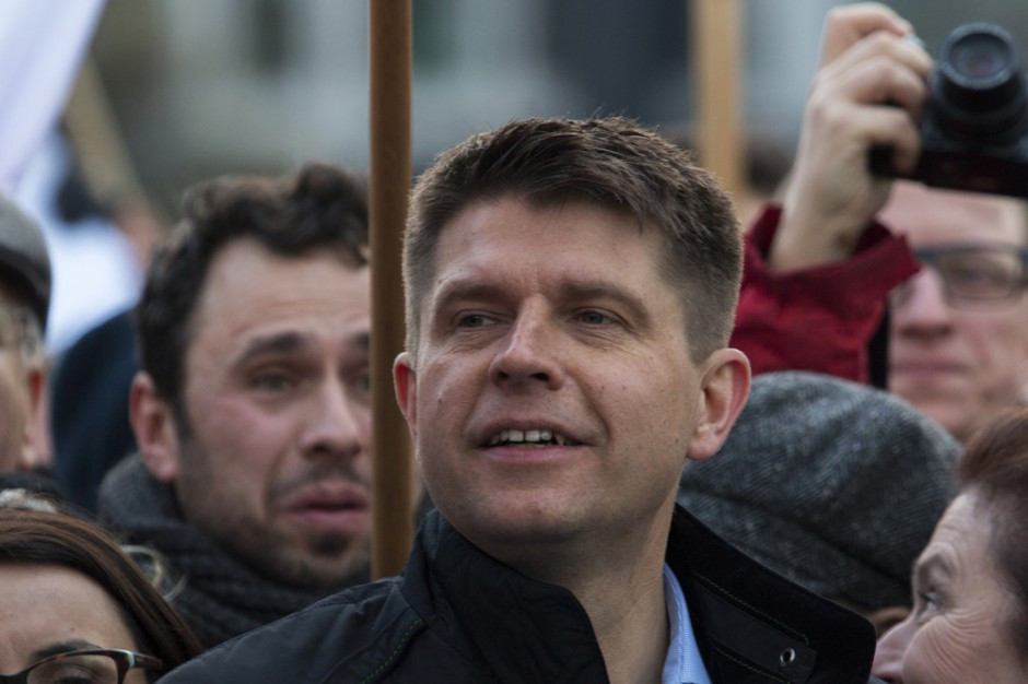 Fot. Shutterstock.com Ryszard Petru apeluje: Hasłem opozycji powinna być likwidacja zakazu handlu w niedziele
