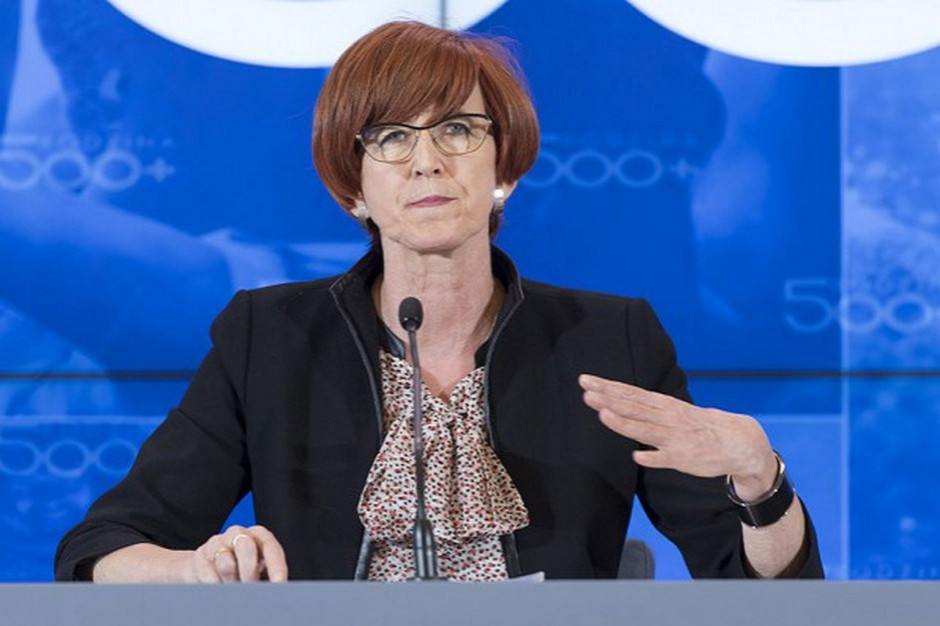 Elżbieta Rafalska. Fot. KPRM Rafalska: Spadek liczby małych sklepów był większy w 2017 r. niż w 2018 r.
