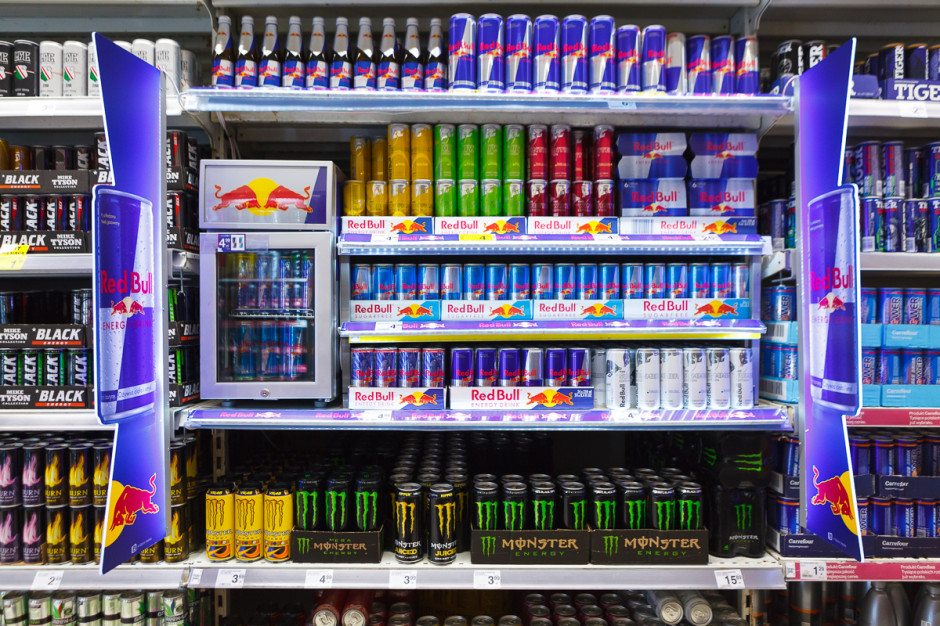 fot. In Store Red Bull ze stałą zabudową półki w wybranych sklepach Carrefour