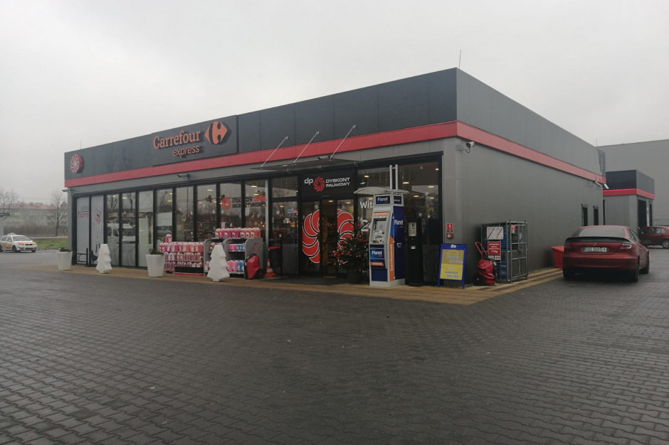Fot. materiały prasowe Carrefour Bistro express, okrągłe ceny - Carrefour rozwija minikoncepty w sklepach przystacyjnych