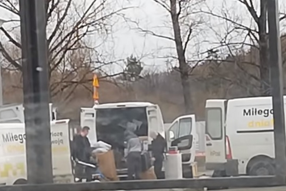 Fot. za YouTube InPost zwolnił dyscyplinarnie kuriera za rzucanie paczkami (wideo)