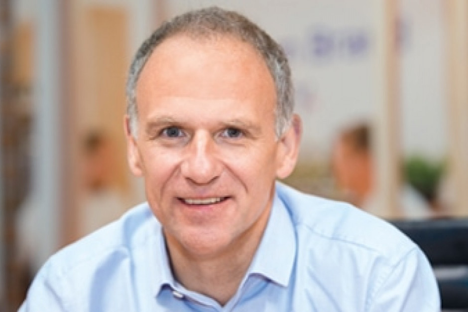 fot. Dave Lewis, Tesco Dave Lewis czyści półki Tesco