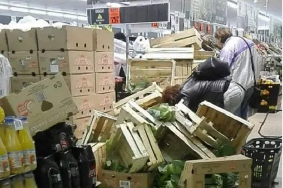 Zdjęcie slepu Lidl opublikowane przez krasnik24.pl Promocja na młodą kapustę w Lidlu wyzwoliła w klientach gen walki