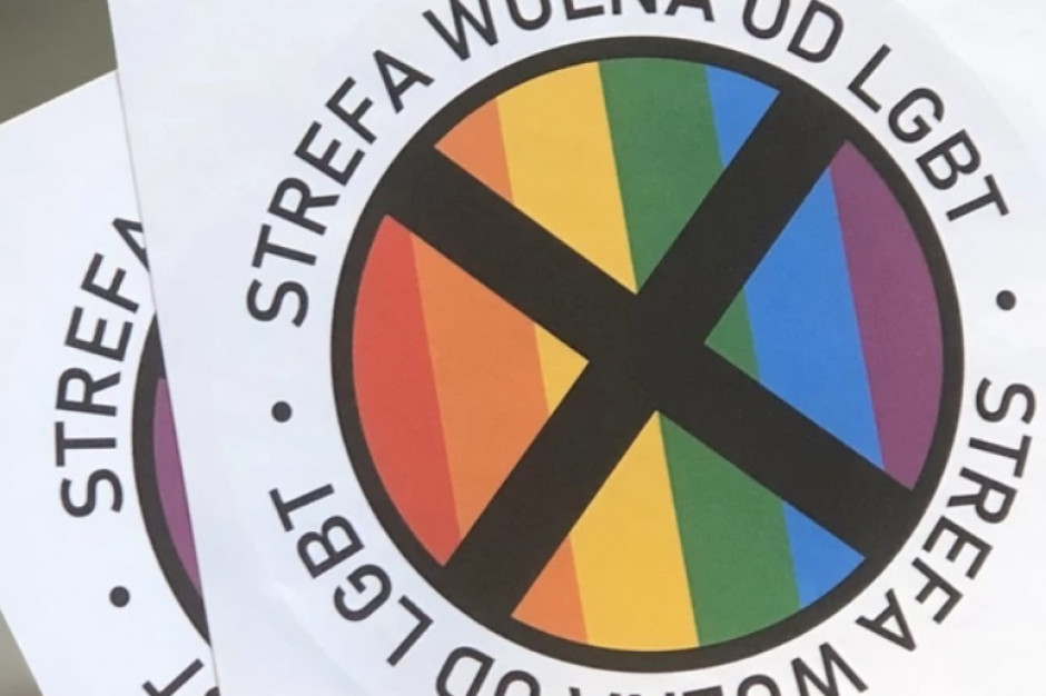 Atak na kioskarza za wystawienie w witrynie "Gazety Polskiej" z naklejką Strefa wolna od LGBT