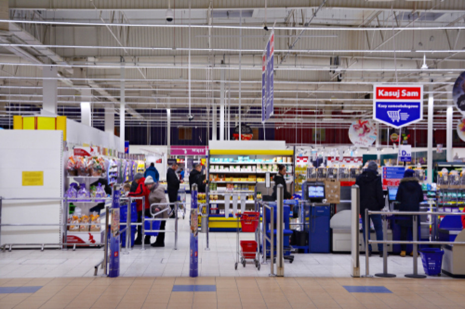 fot. shutterstock UOKiK zwrócił wniosek o przejęcie nieruchomości Tesco. Zgoda nie jest potrzebna (aktualizacja)