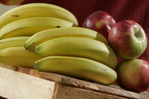 Badanie: Co drugi rodzic mówi dzieciom o zaletach spożywania owoców i warzyw