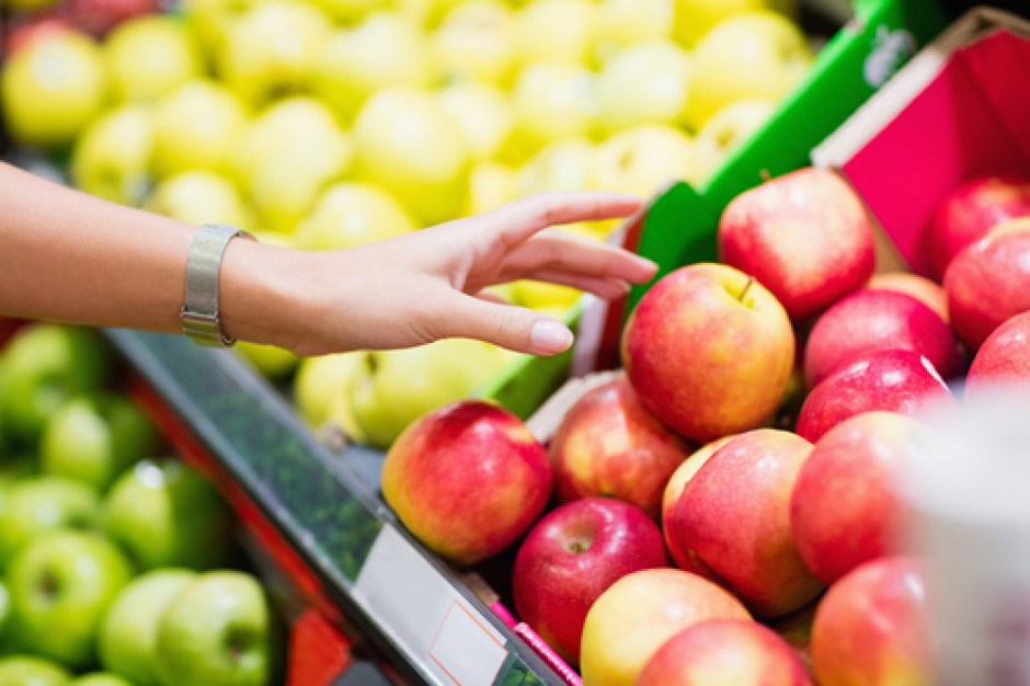 fot. shutterstock Biedronka, Lidl, Auchan, Dino i 9 innych sklepów źle oznacza kraj pochodzenia warzyw i owoców