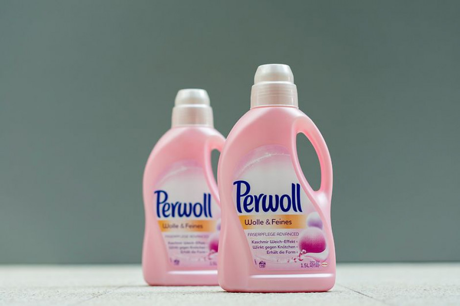 Fot. materiały prasowe Perwoll w opakowaniach z plastiku z chemicznego recyklingu