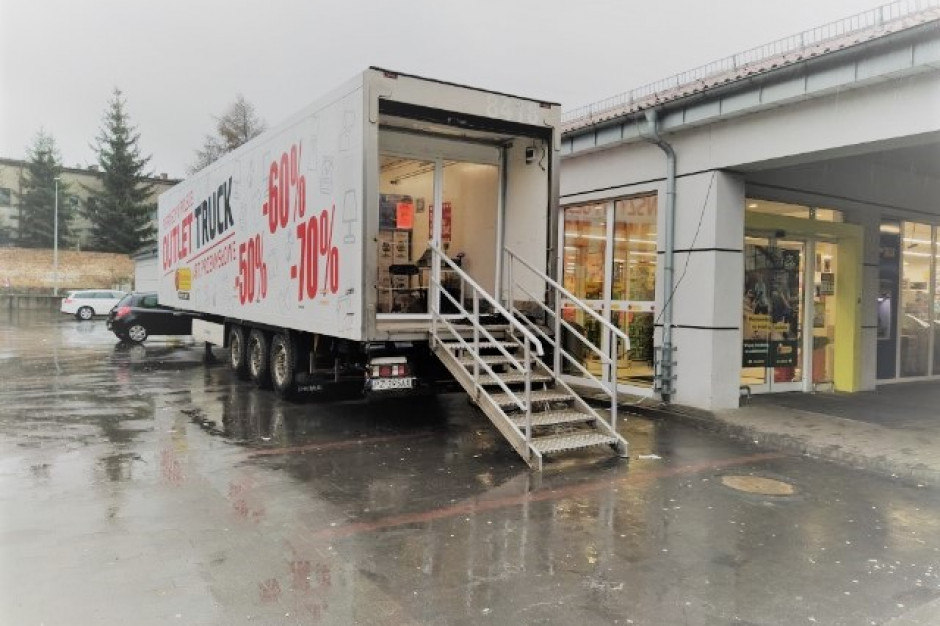 Fot. materiały prasowe Mobilne outlety Biedronki ruszają w nową podróż po Wielkopolsce i Ziemi Lubuskiej