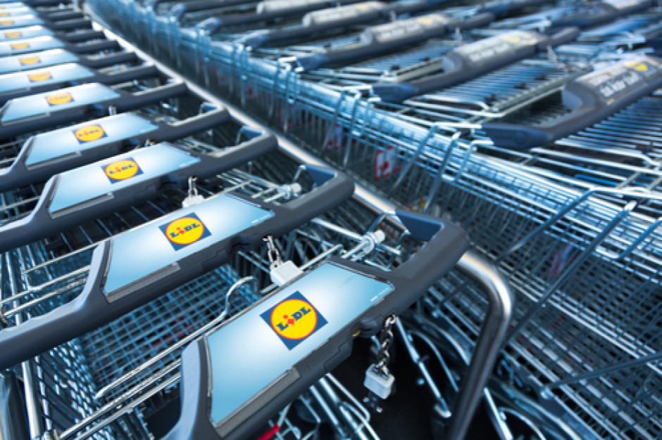 Zmiany w pensjach pracowników Lidla; fot. shutterstock Od marca pracownicy sklepów Lidl będą zarabiać od 3,4 do 4,1 tys. zł brutto