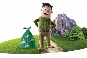 Jan Niezbędny wprowadza worki na śmieci z tworzywa z recyklingu