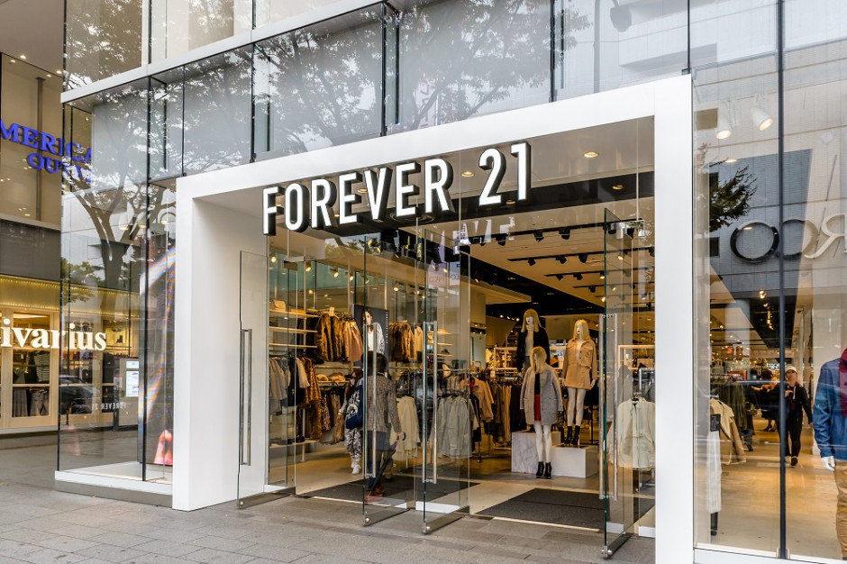 Nowi właściciele widzą duży potencjał w marce Forever 21, fot. Shutterstock Forever 21 chce być marką Pokolenia Z