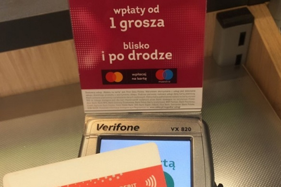 Żabka proponuje klientom innowacyjną usługę, fot. materiały prasowe Żabka została... wpłatomatem